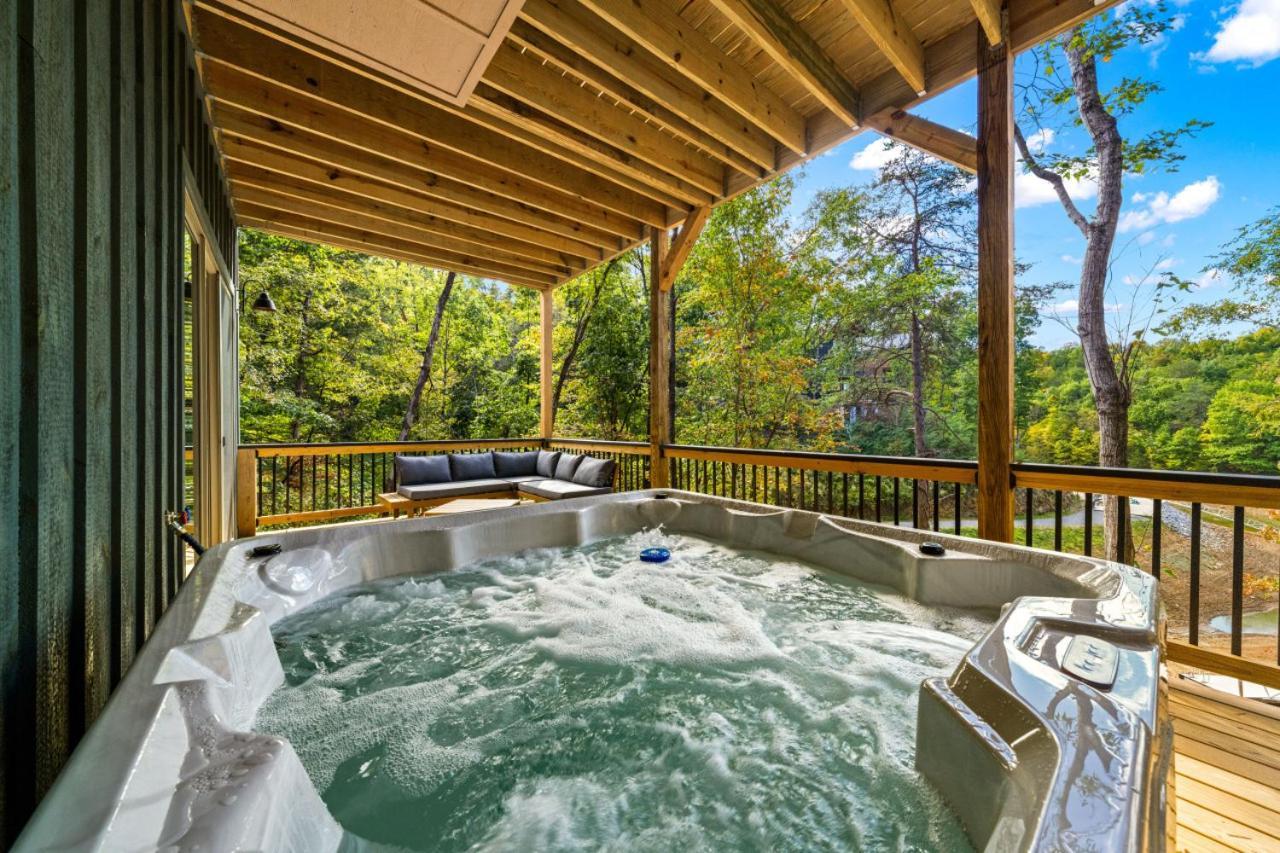 Cozy Cove Retreat W Lake View Hot Tub Firepit Dandridge Exterior photo
